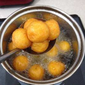 黑糯米丸子