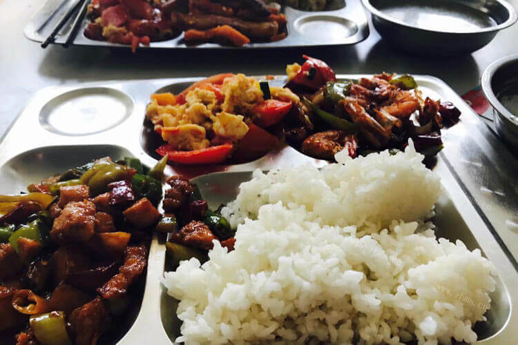 想弄个中式快餐在大食堂,大食堂中式快餐设备一般有哪些?