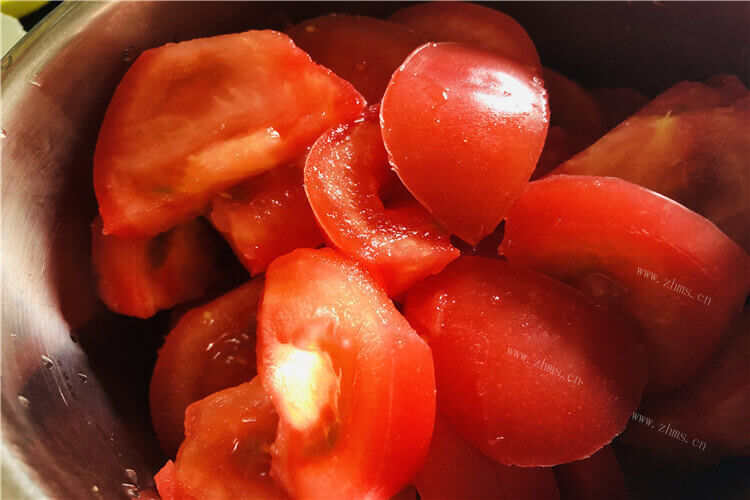 买了一些西红柿,切开了,切开的西红柿能放冰箱过夜吗?