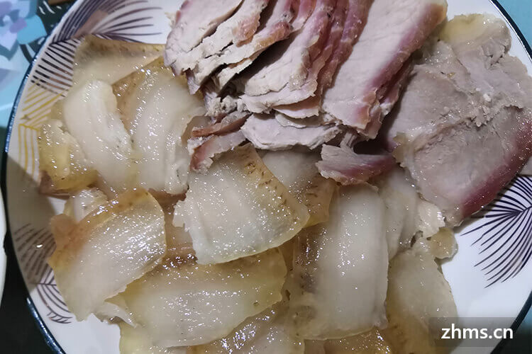 腊肉煮汤为啥是乳白色