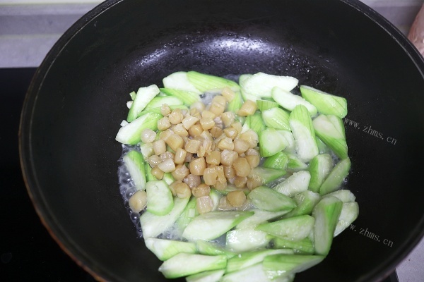 海鲜蔬菜的完美搭配干贝汤