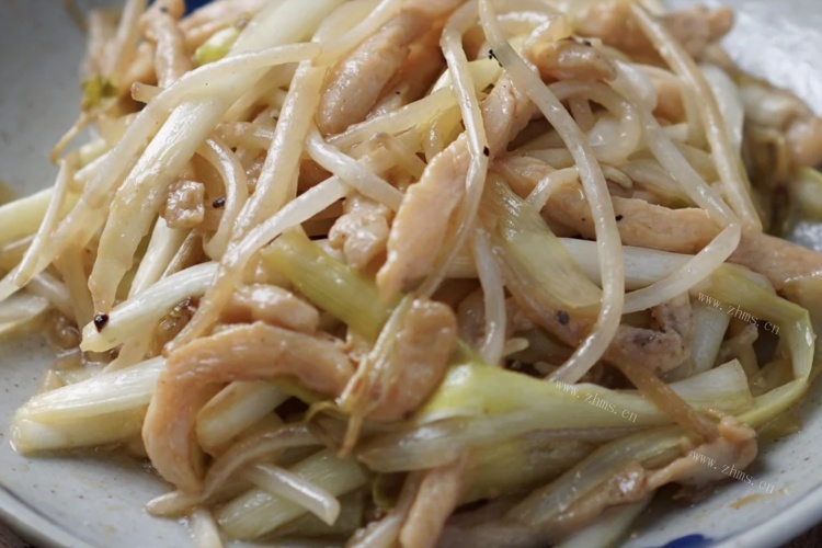 一盘银芽鸡丝一碗白米饭真是绝配