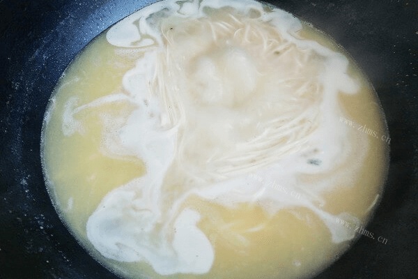 鲜香美味的泥鳅汤面的制作方法第六步