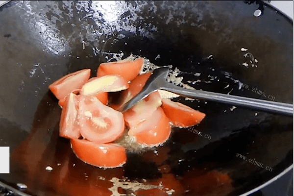 人人都会的西红柿炒鸡蛋怎么做才好吃？学菜第一步番茄炒蛋来指路！第九步