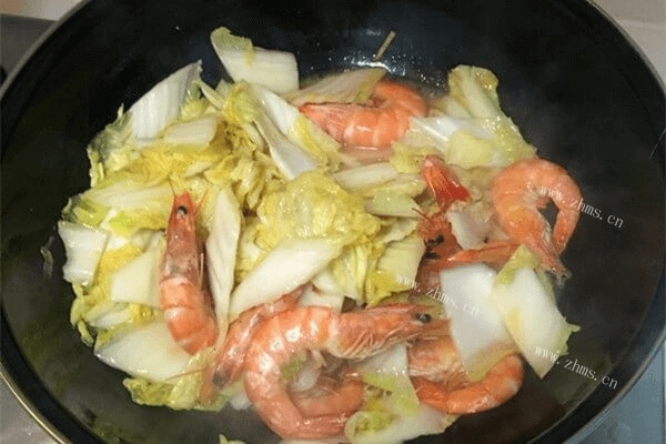 大白菜炖虾，简单有别样的食谱！第五步