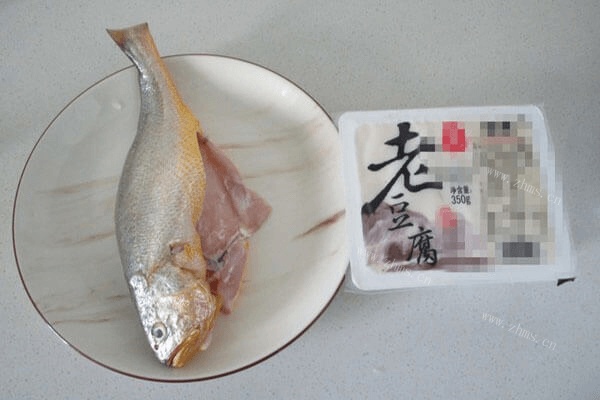 好吃的清蒸小黄鱼豆腐制作方法第一步