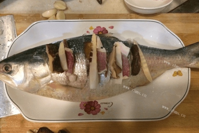 清蒸鲥鱼，操作简单一人即可第三步