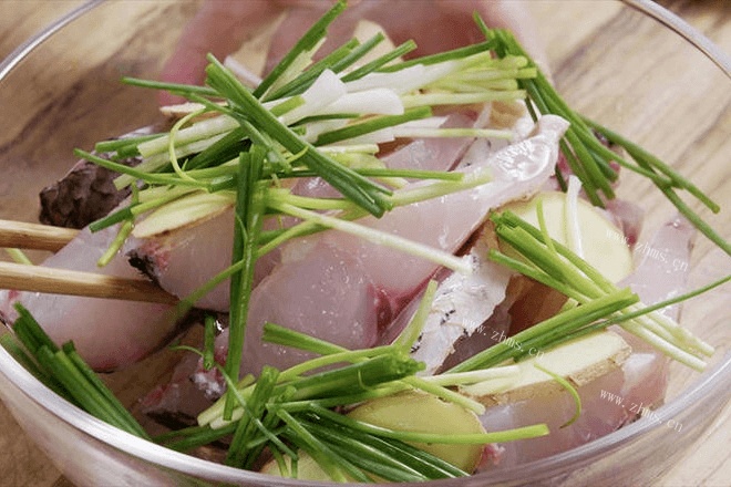 上海熏鱼怎么做好吃又简单，学会这技巧，开店火一家第二步