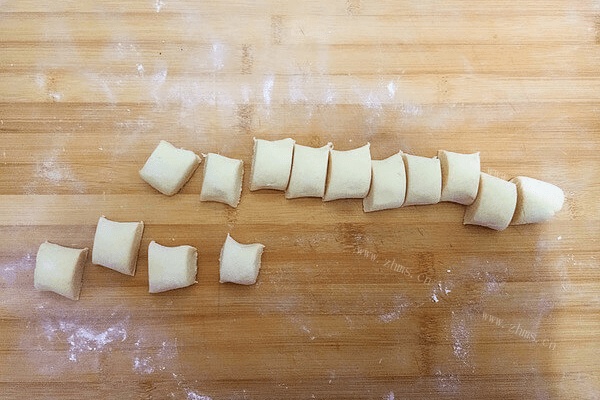 香飘十里的东北粘豆包的制作方法第三步