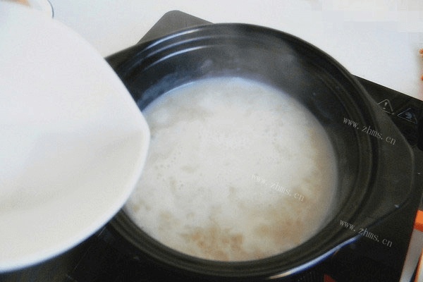 常吃不腻的牛奶燕麦粥，原来这样做的第四步