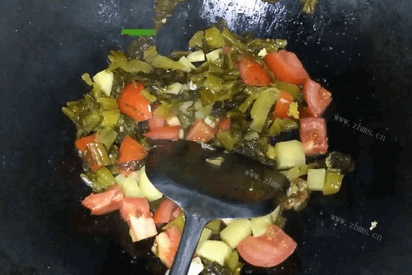 家常酸菜炖粉条的做法是什么第八步