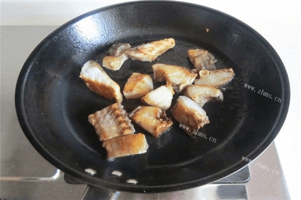红烧腊鱼，满满的回味第二步