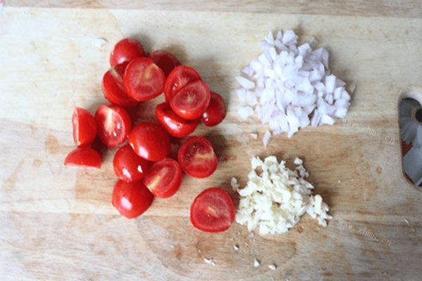 最简单的西式菜肴——番茄意大利面第四步