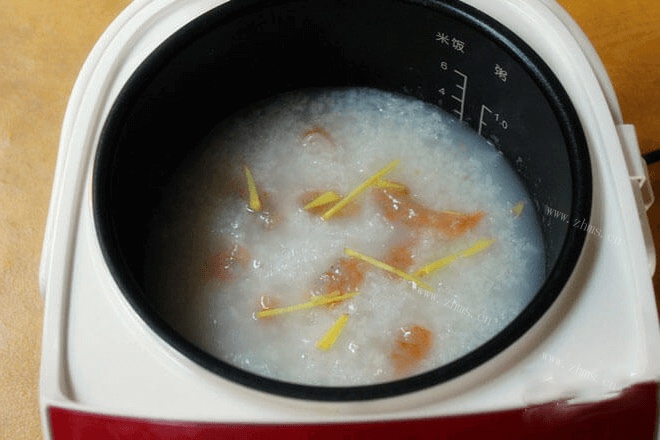 香港大厨的独家秘制潮汕海鲜粥第六步