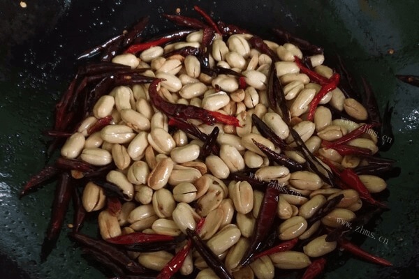 正宗老奶奶花生米的制作方法第七步