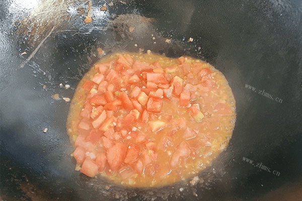 美极鲜极金针菇番茄虾滑汤，不需要配饭，大口吃虾滑就对了！第五步