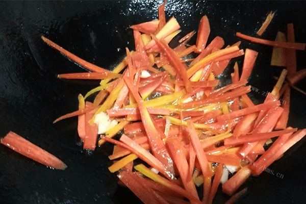 家常下饭的胡萝卜炒肉丝要这样做，营养和美味同时保留第五步
