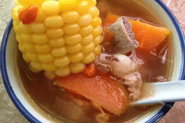 红萝卜排骨汤，营养美味哦第六步