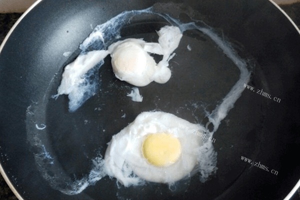 美味健康有营养的煮荷包蛋，每天只要几分钟就能吃到嘴里第五步