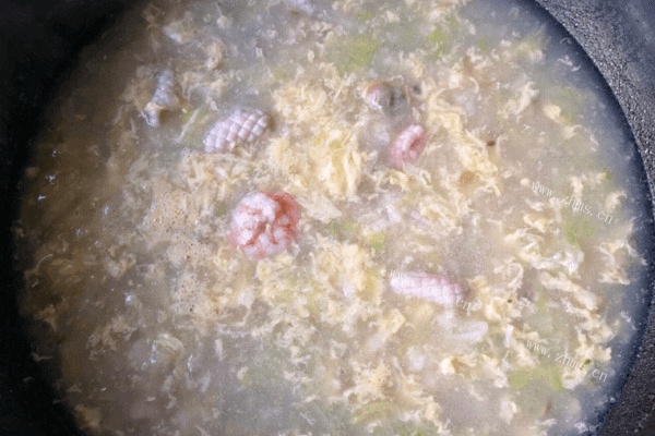 超级美味的海鲜疙瘩汤的做法第五步