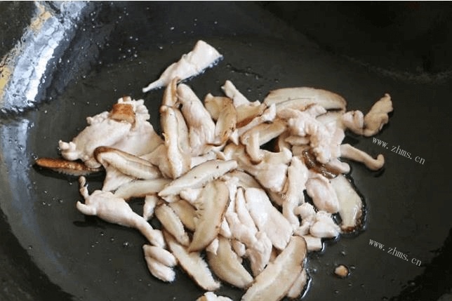 鸡丝面的家常做法，解馋又管饱第四步