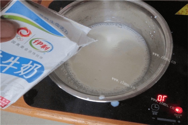 酸酸甜甜的酸奶的制作方法，美味营养自己就能给自己第二步