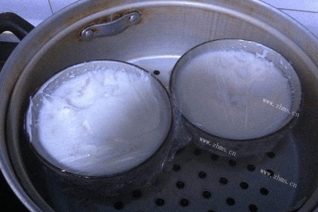 双皮奶制作方法，只用牛奶和鸡蛋就能做出一碗称心的甜品第七步