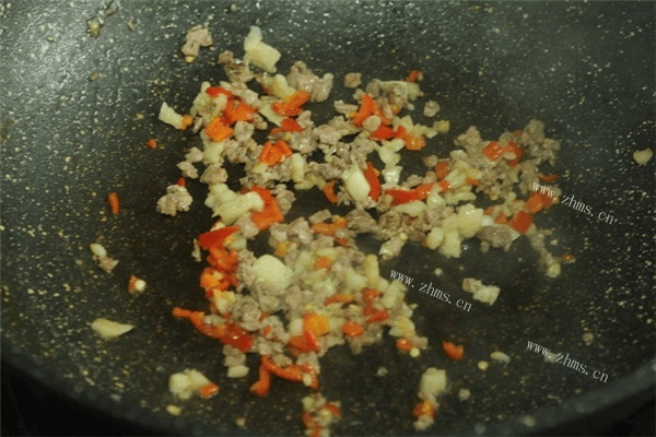 黄花菜的家常做法，营养又美味，快来看看——黄花菜的吃法第六步