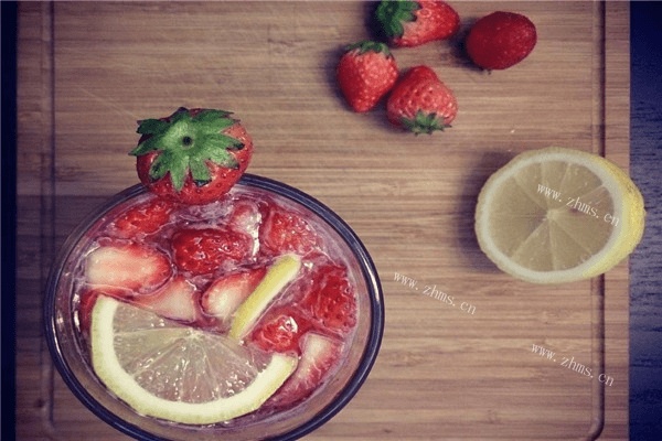 草莓柠檬鸡尾酒的做法第十步