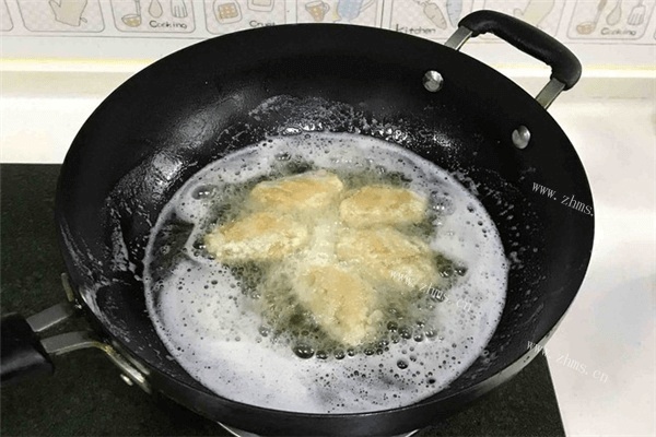 香酥可口的炸鸡翅怎么做？来看看炸鸡翅的家常做法第七步