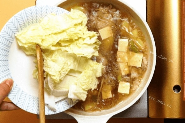 记忆中温馨的味道——砂锅炖菜的做法，让味蕾和胃都得到温暖第四步