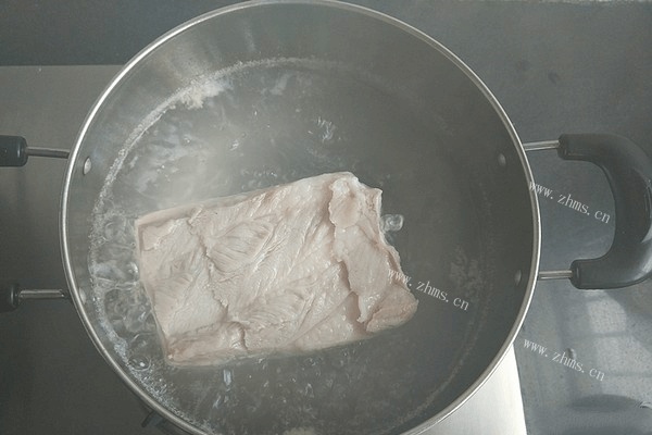 蒸肉米粉的做法，口口带汁的蒸肉肥而不腻，十分下饭第三步