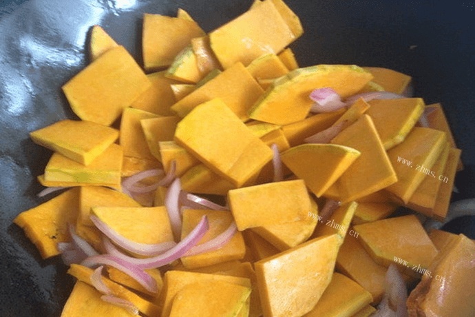 冷热均可的南瓜汤的做法，香甜浓郁难易抵挡第五步