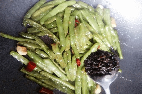 美味的橄榄菜四季豆可以做哦，搭配小粥美味又营养第八步