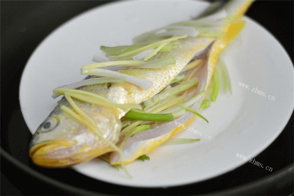 你一定要看的鲜美至极的小黄花鱼的做法第三步