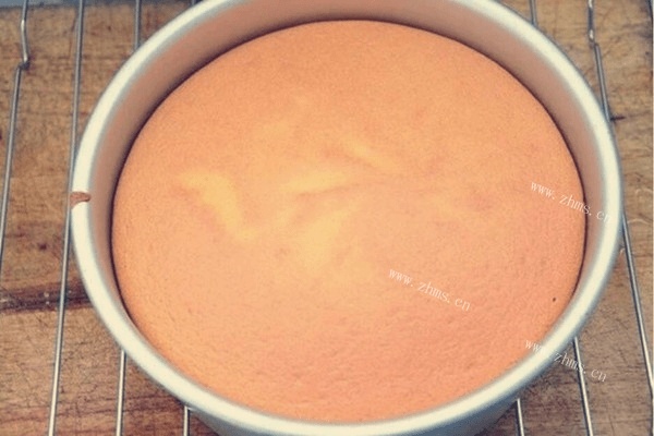 家庭蛋糕的制作方法，不要烤箱就能做出古早味的蛋糕第七步