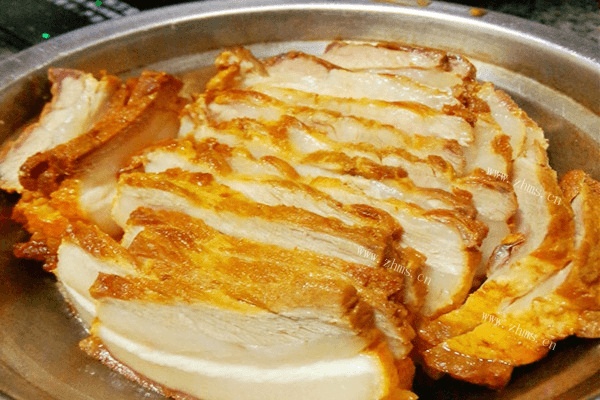 四川经典咸烧白的做法，肥而不腻的猪肉吃起来格外香第五步