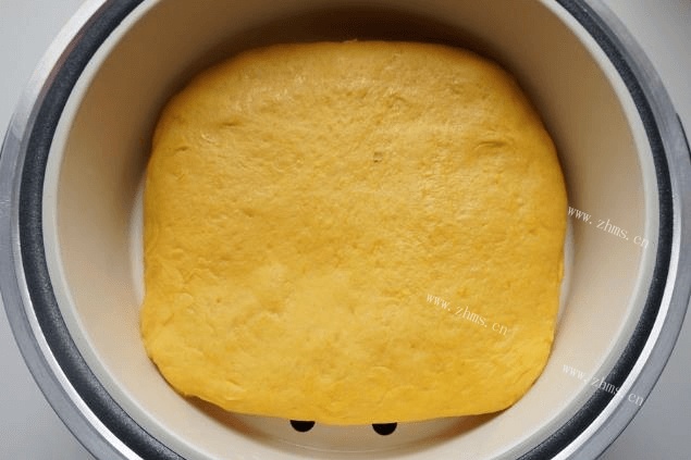 南瓜蒸饼的做法，这样的饼松软可口香甜不腻，是小孩的最爱第七步