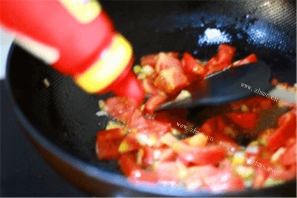 鸡蛋疙瘩汤的做法：西红柿鸡蛋疙瘩汤第四步