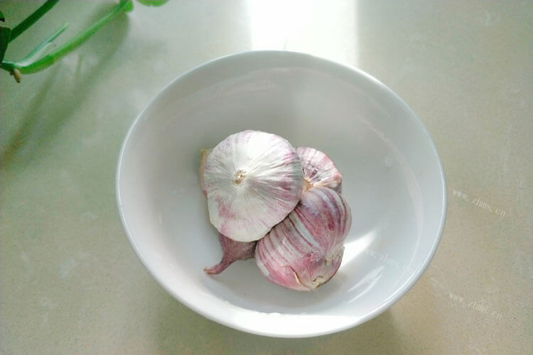 酱油腌制大蒜的正确方法是什么？腌多长时间？