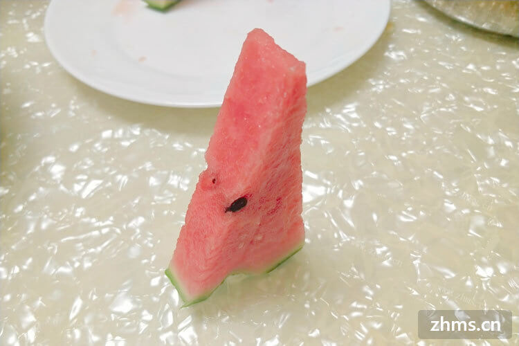 西瓜是解暑解渴的佳品，怎么用西瓜做冰棍