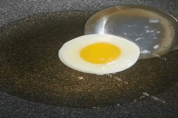 水煮荷包蛋的做法第五步