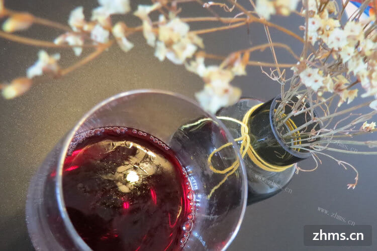 如何喝红酒才显得优雅、有品位？