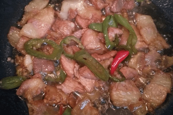 青豆角炒肉的做法，好吃的家常菜10分钟就能做出来第四步