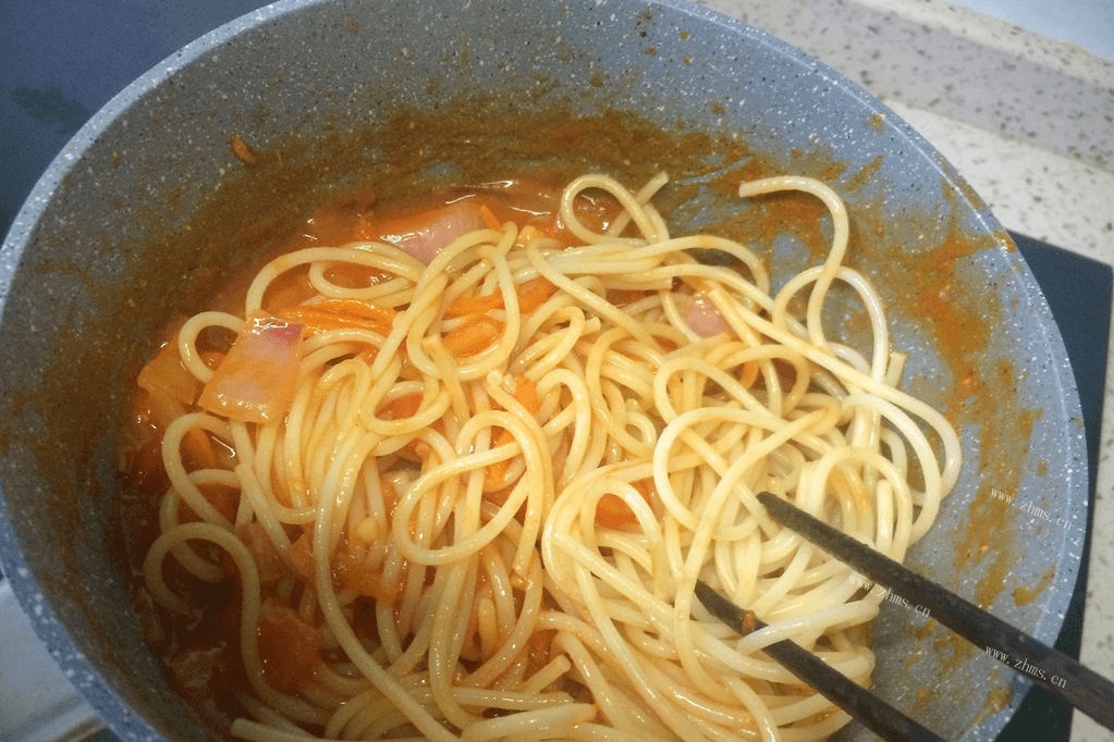 自己在家吃什么?最简单番茄意大利面的做法在这里！第六步
