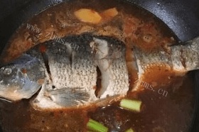 新手也能做的红烧鱼的做法第十步
