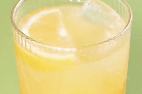 橙汁柠檬气泡水的做法第四步