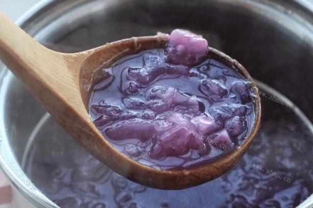 怎么做冰糖紫薯银耳羹好喝不腻第五步