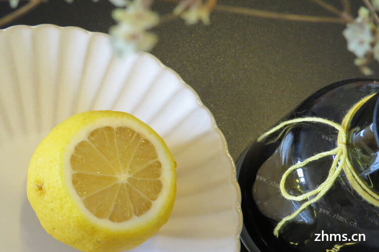 很喜欢喝蜂蜜柠檬水，新鲜柠檬怎么保存更好啊？