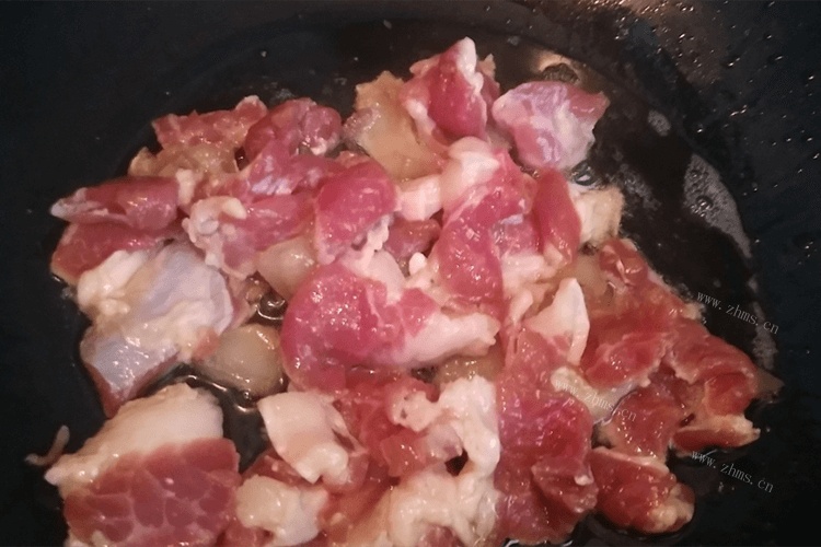青豆角炒肉的做法，好吃的家常菜10分钟就能做出来第三步